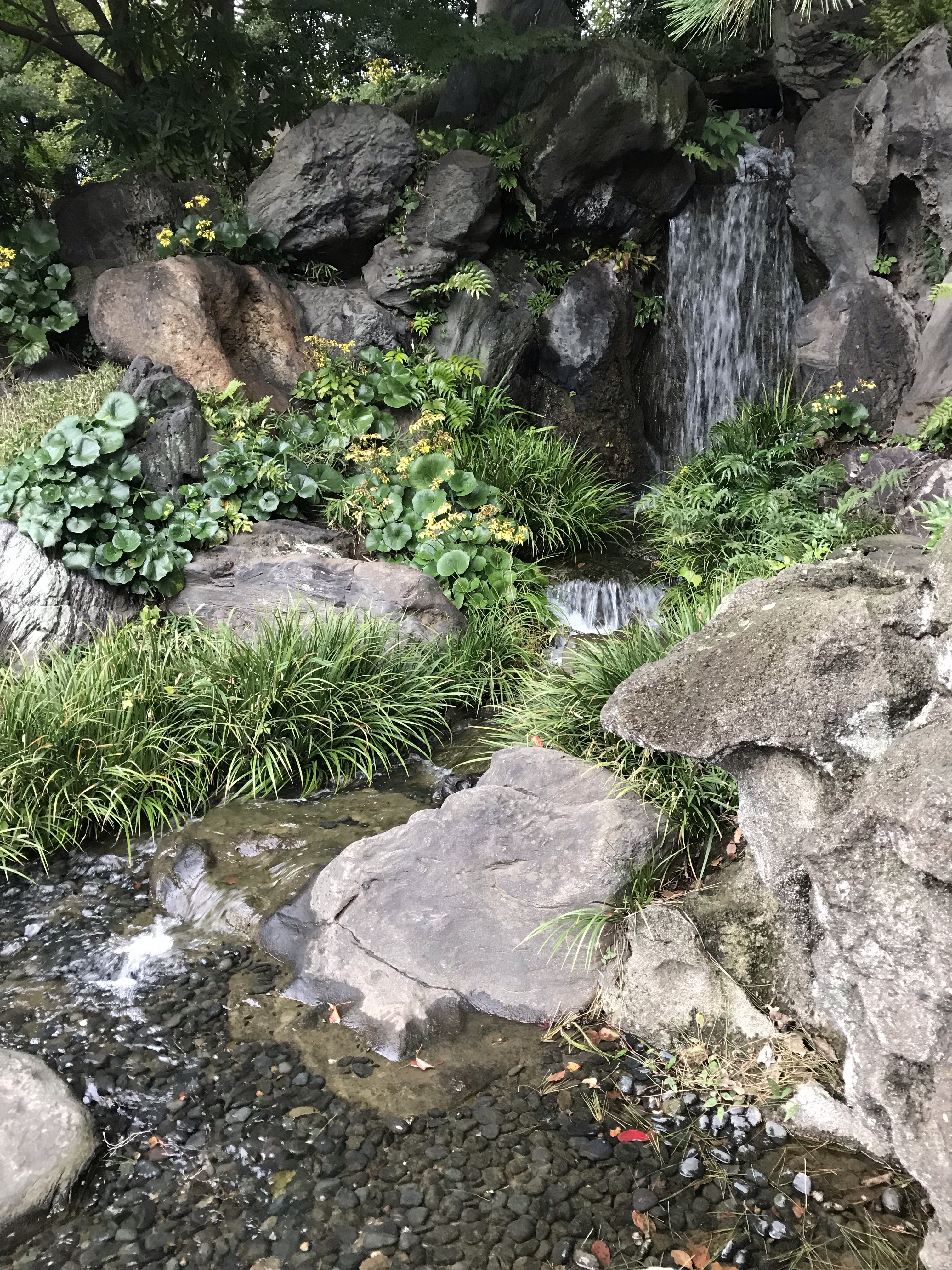 二の丸庭園滝